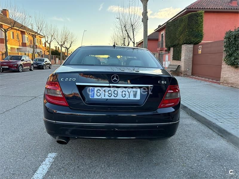 Usado Mercedes C220 Avantgarde 170 CV (125 kW) 2010 Azul Berlina