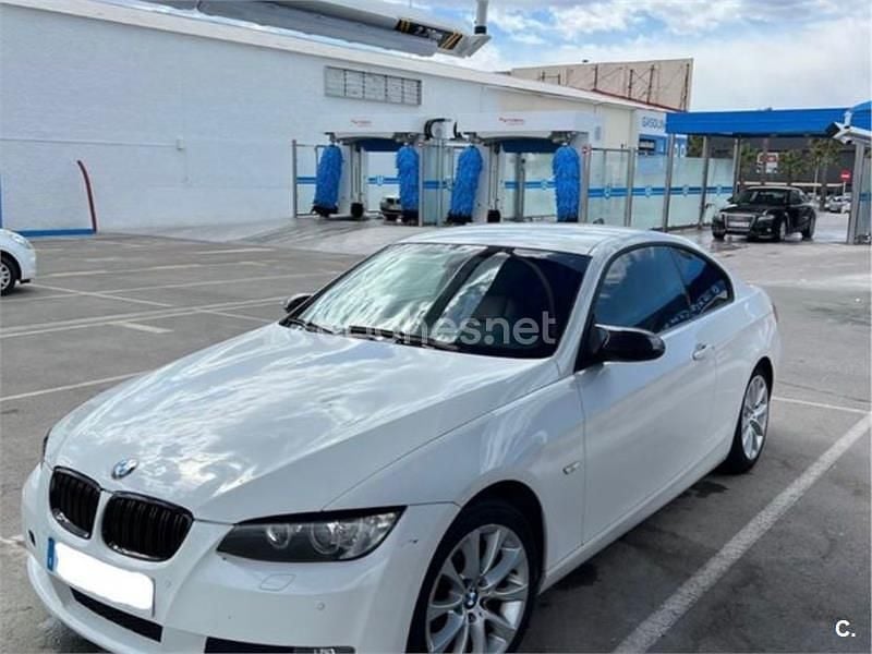 Usado BMW 320 177 HP (130 kW) 2008 Branco Coupé