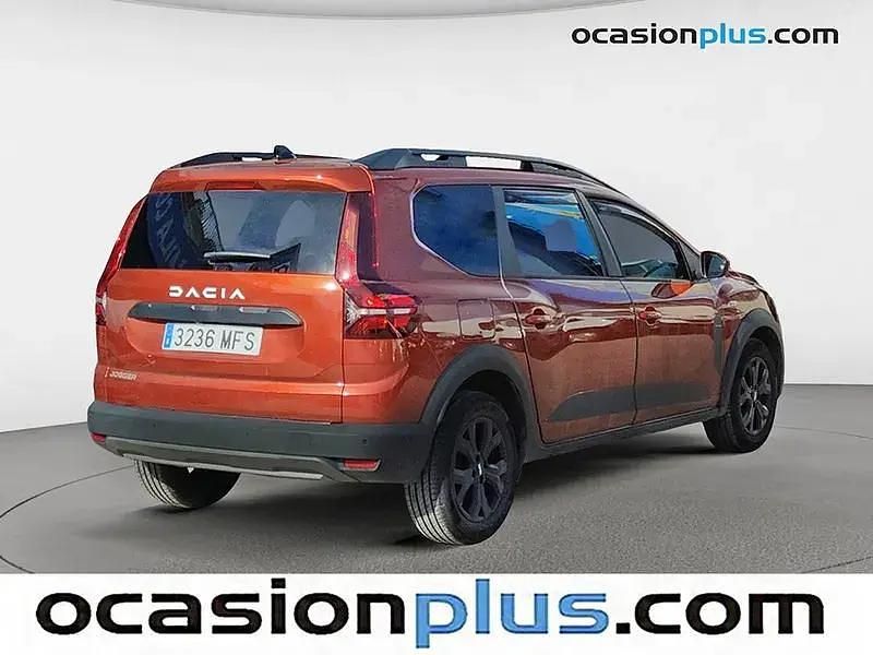 Usado Dacia Jogger Extreme 100 CV (73 kW) 2023 Marrón Monovolumen