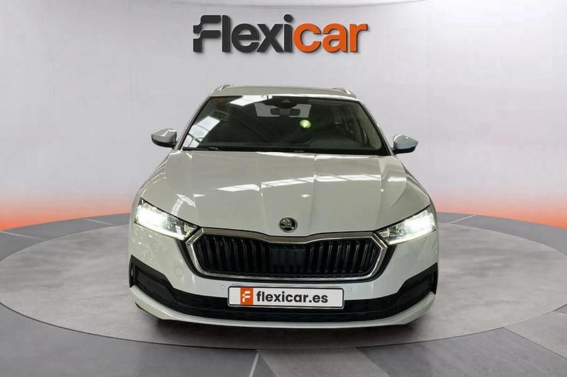 Usado Skoda Octavia Ambition 150 CV (110 kW) 2021 Blanco Berlina