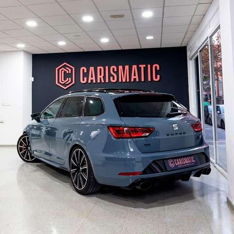 Usado Seat Leon ST 4Drive 300 CV (220 kW) 2018 Plateado Familiar