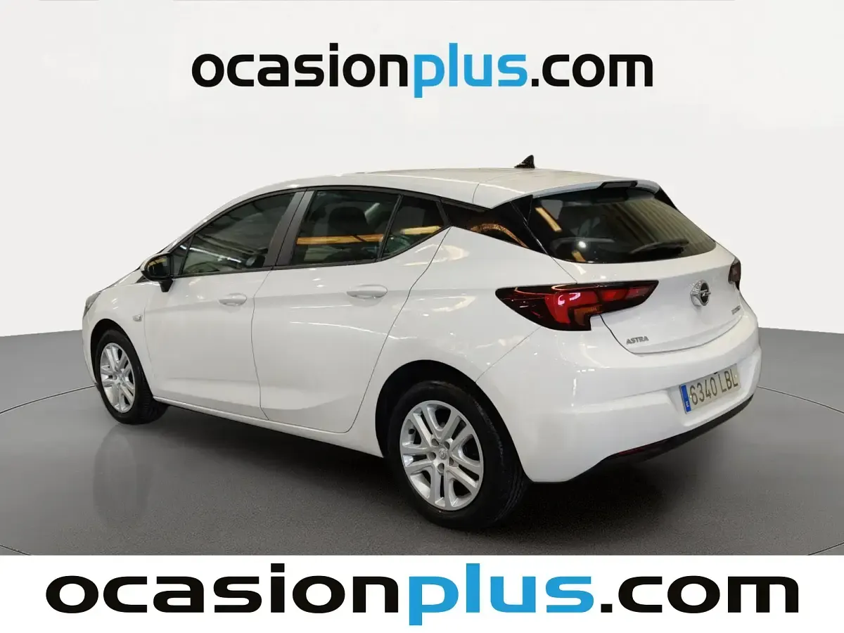 Usado Opel Astra Selective 110 CV (80 kW) 2019 Blanco Utilitario