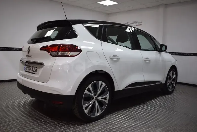 Usado Renault Scénic Zen 140 CV (102 kW) 2019 Blanco Monovolumen