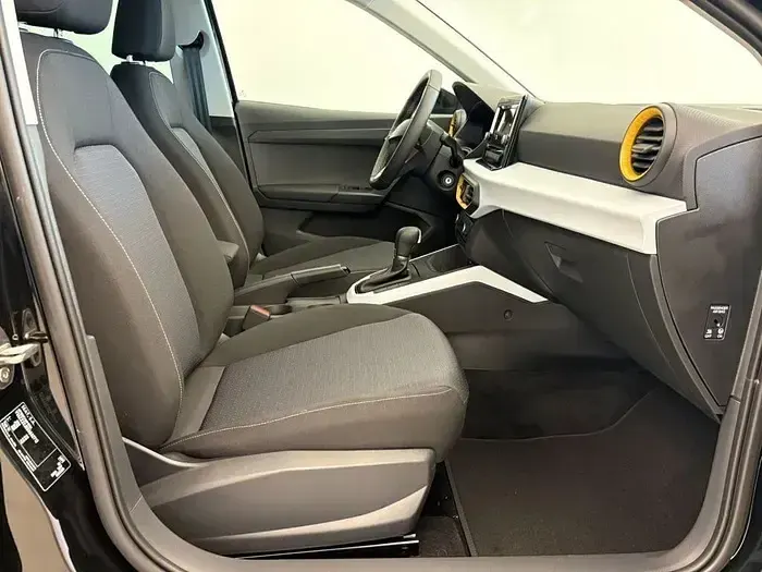 Usado Seat Arona Style 115 CV (84 kW) 2025 Negro SUV
