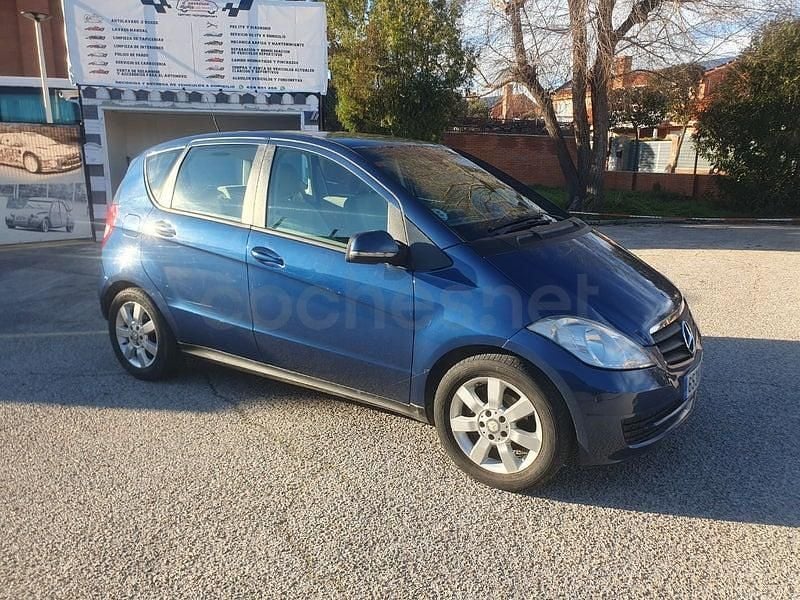 Usado Mercedes A180 109 CV (80 kW) 2011 Azul Monovolumen