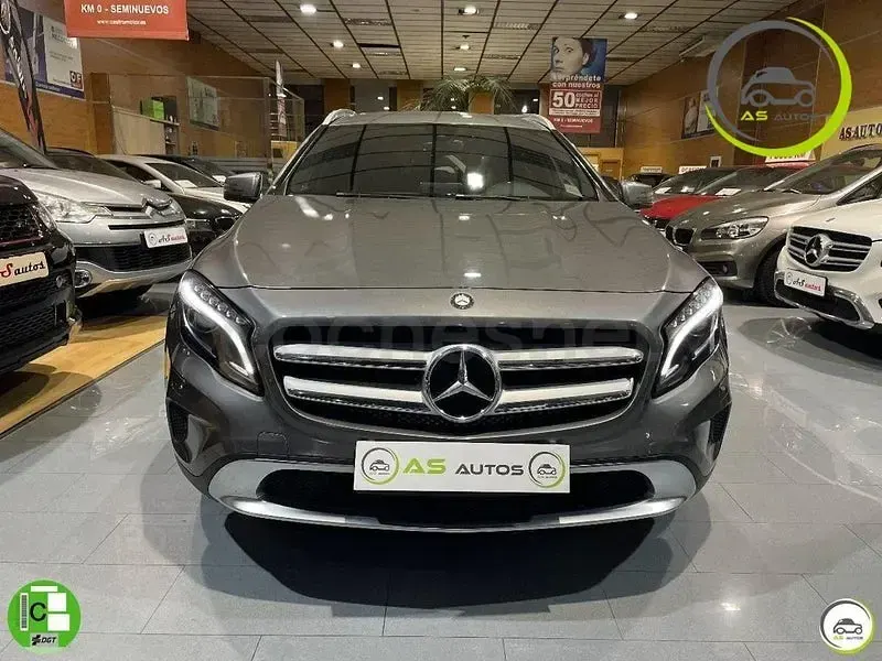 Usado Mercedes GLA200 Style 136 CV (100 kW) 2016 Gris SUV