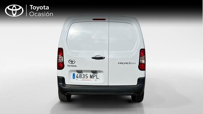 Usado Toyota Proace City City 102 CV (75 kW) 2024 Blanco Monovolumen