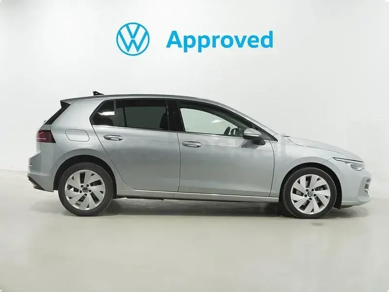 Usado VW Golf VIII Style 204 CV (150 kW) 2025 Plateado Berlina