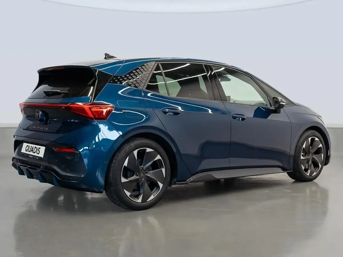 Usado Cupra Born e-Boost 169 kW (231 CV) 2023 Azul Utilitario