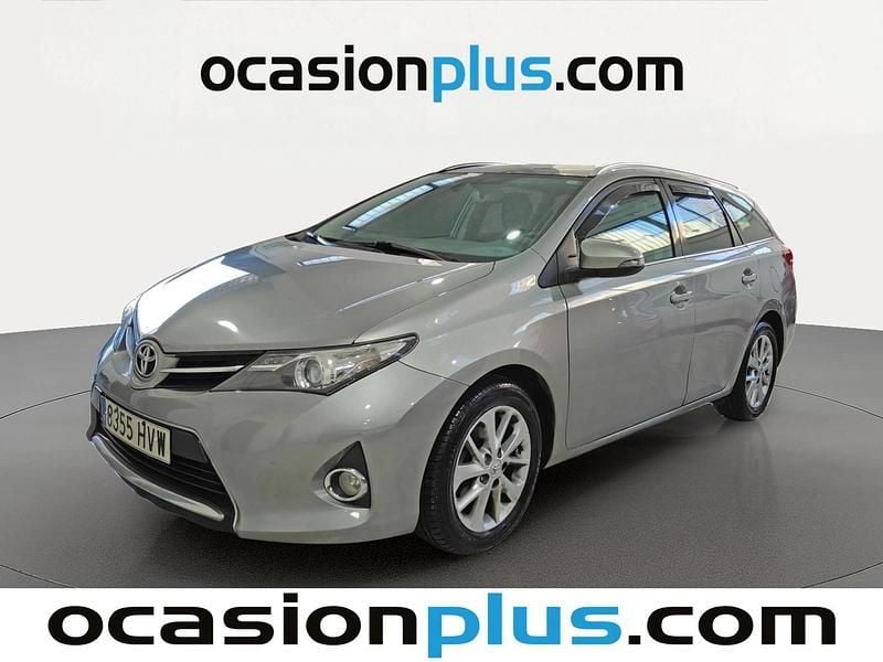 Usado Toyota Auris Active 132 CV (97 kW) 2014 Gris Familiar