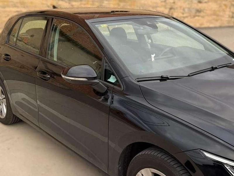 Usado VW Golf VIII Life 116 CV (85 kW) 2020 Negro Utilitario