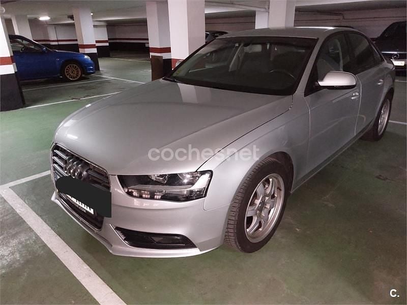 Usado Audi A4 120 CV (88 kW) 2012 Gris / plata Berlina