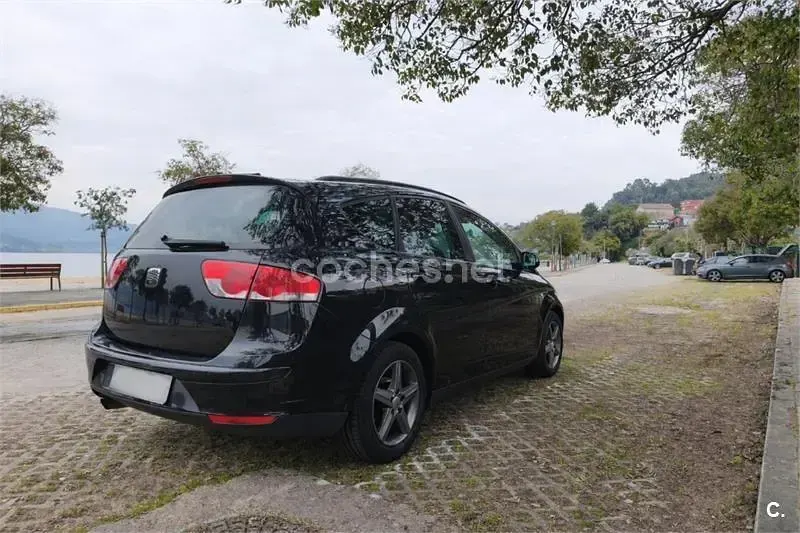 Usado Seat Altea XL I-Tech 105 CV (77 kW) 2014 Negro Monovolumen
