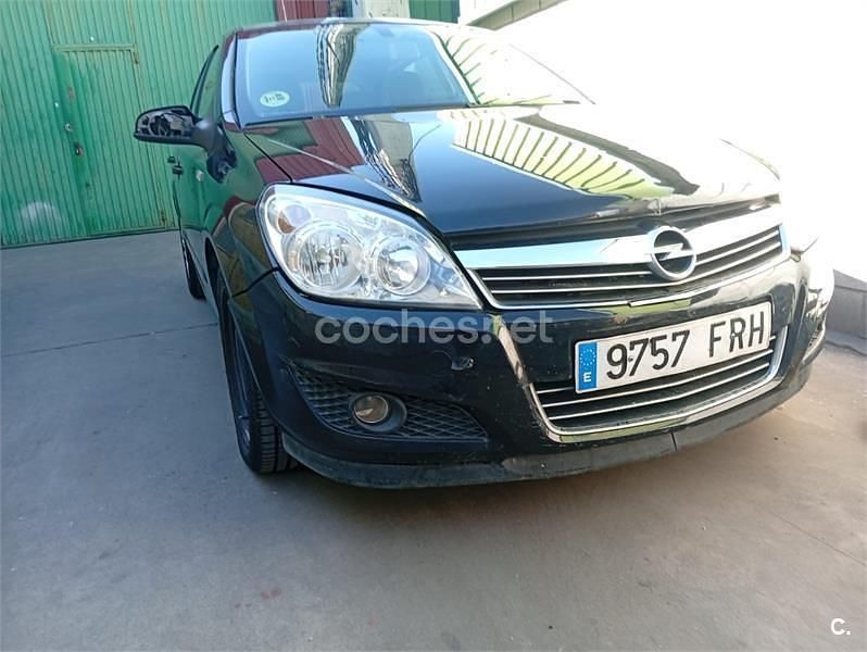 Negro Usado 2007 Opel Astra Cosmo Berlina | 1000 € (Super precio) - Imagen 1/4