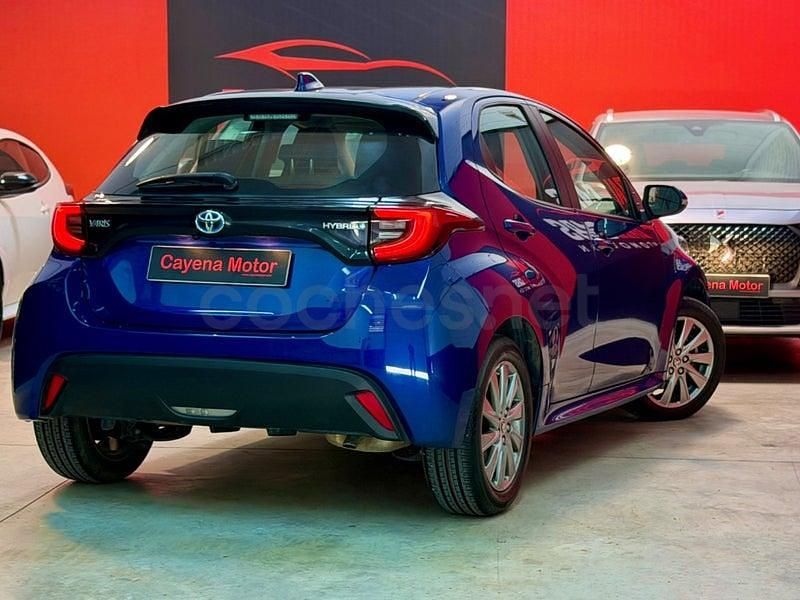 Usado Toyota Yaris Hybrid Business Edition 116 CV (85 kW) 2024 Azul Berlina