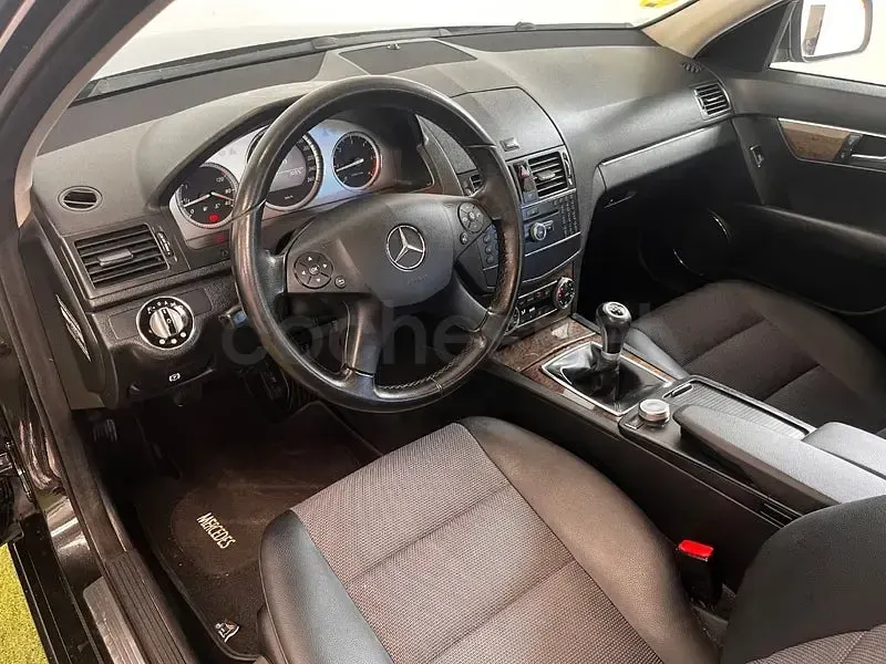 Usado Mercedes C220 Elegance 170 CV (125 kW) 2007 Negro Berlina