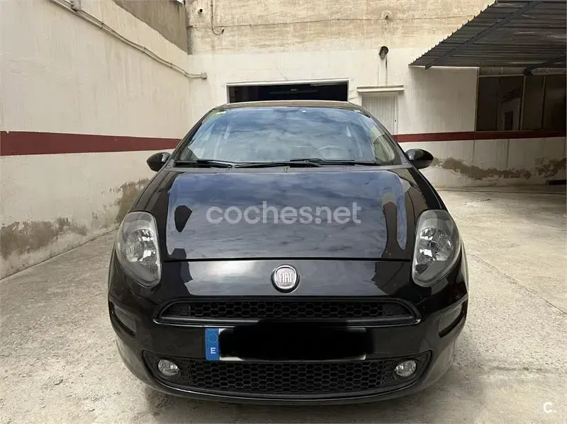 Usado Fiat Punto Lounge 69 CV (50 kW) 2014 Negro Utilitario