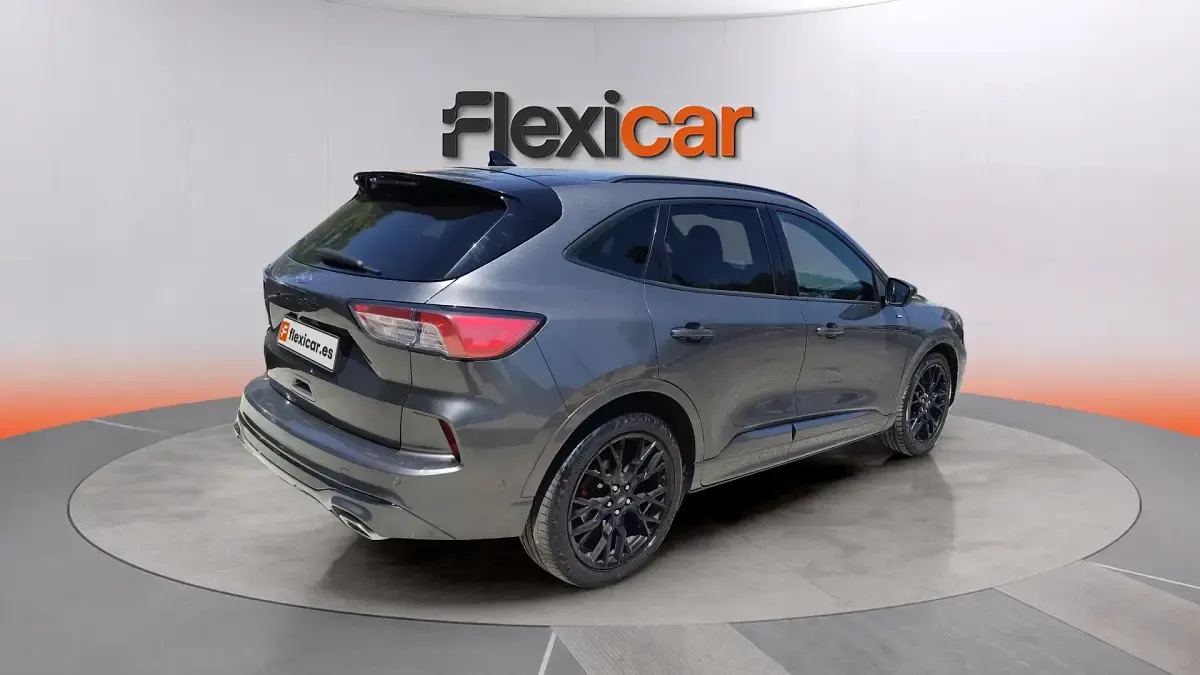 Usado Ford Kuga ST-Line 150 CV (110 kW) 2023 Gris SUV