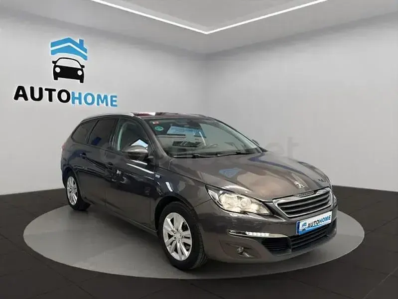 Usado Peugeot 308 SW Style 130 CV (95 kW) 2016 Gris / plata Familiar