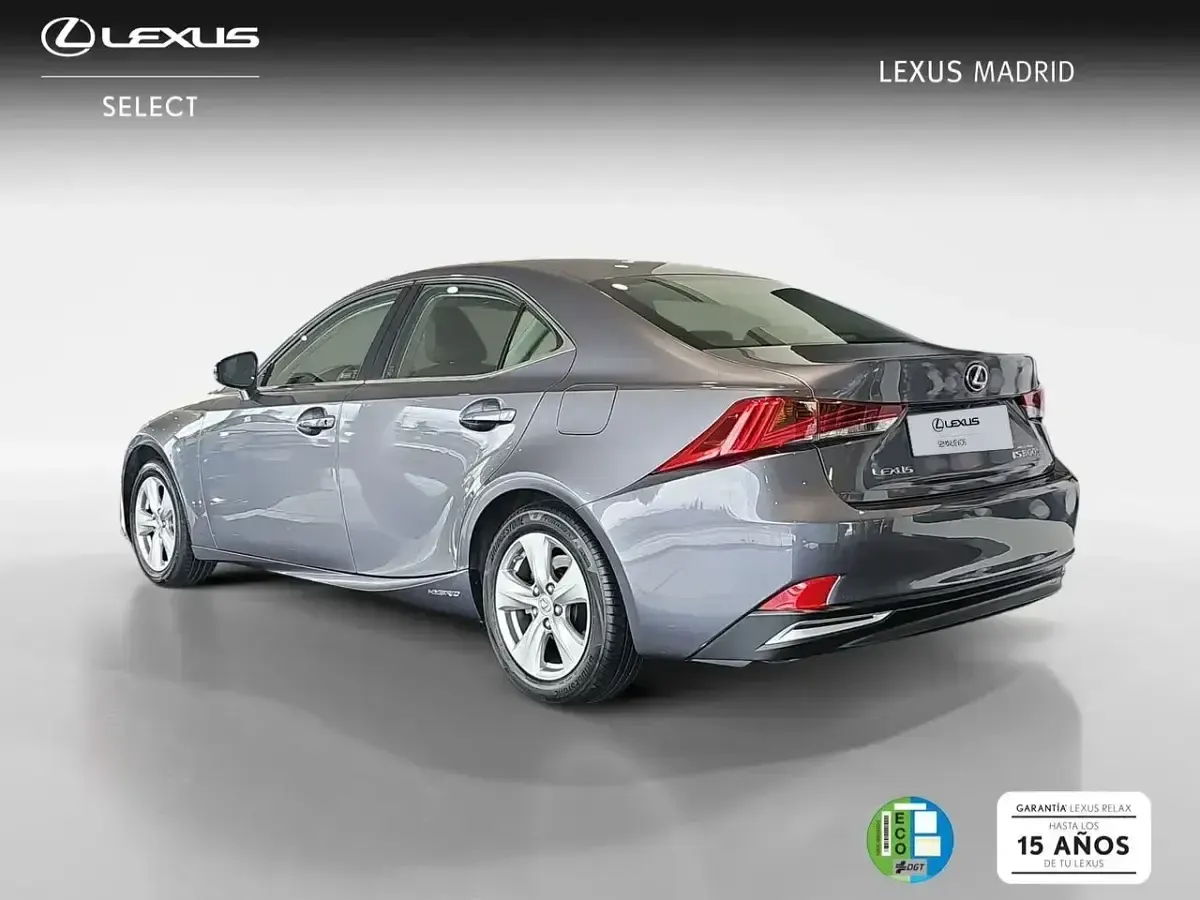 Usado Lexus IS300h Business Edition 223 CV (164 kW) 2019 Gris Berlina