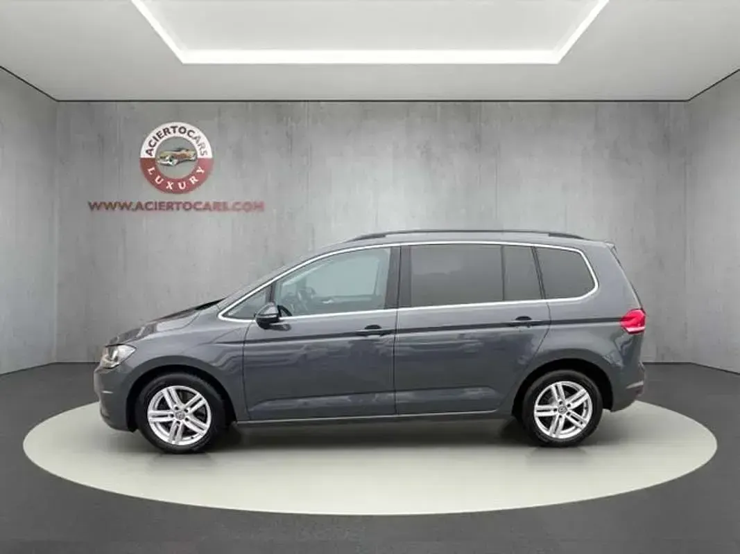 Usado VW Touran Advance 150 CV (110 kW) 2020 Gris Monovolumen