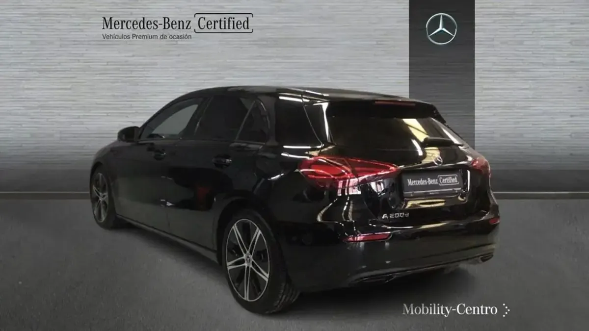Usado Mercedes A200 Progressive 150 CV (110 kW) 2024 Negro noche Berlina