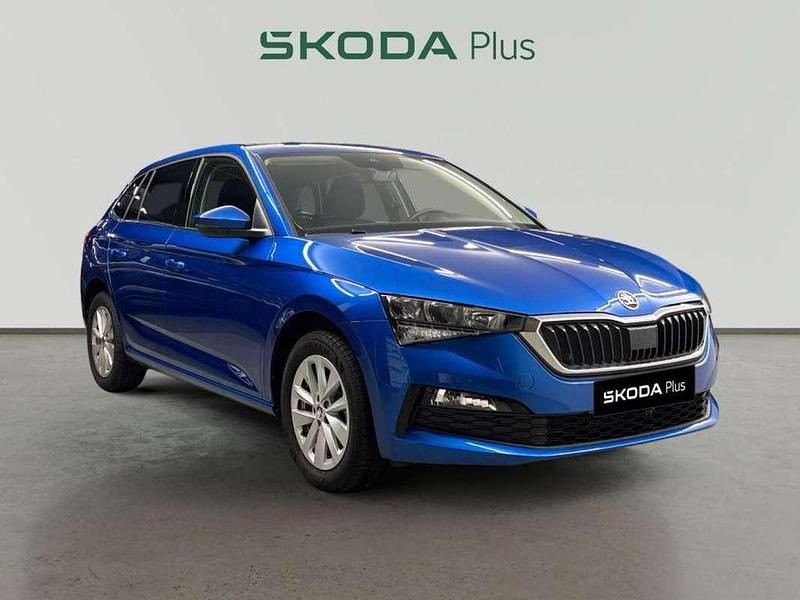 Usado Skoda Scala Ambition 116 CV (85 kW) 2024 Azul Utilitario