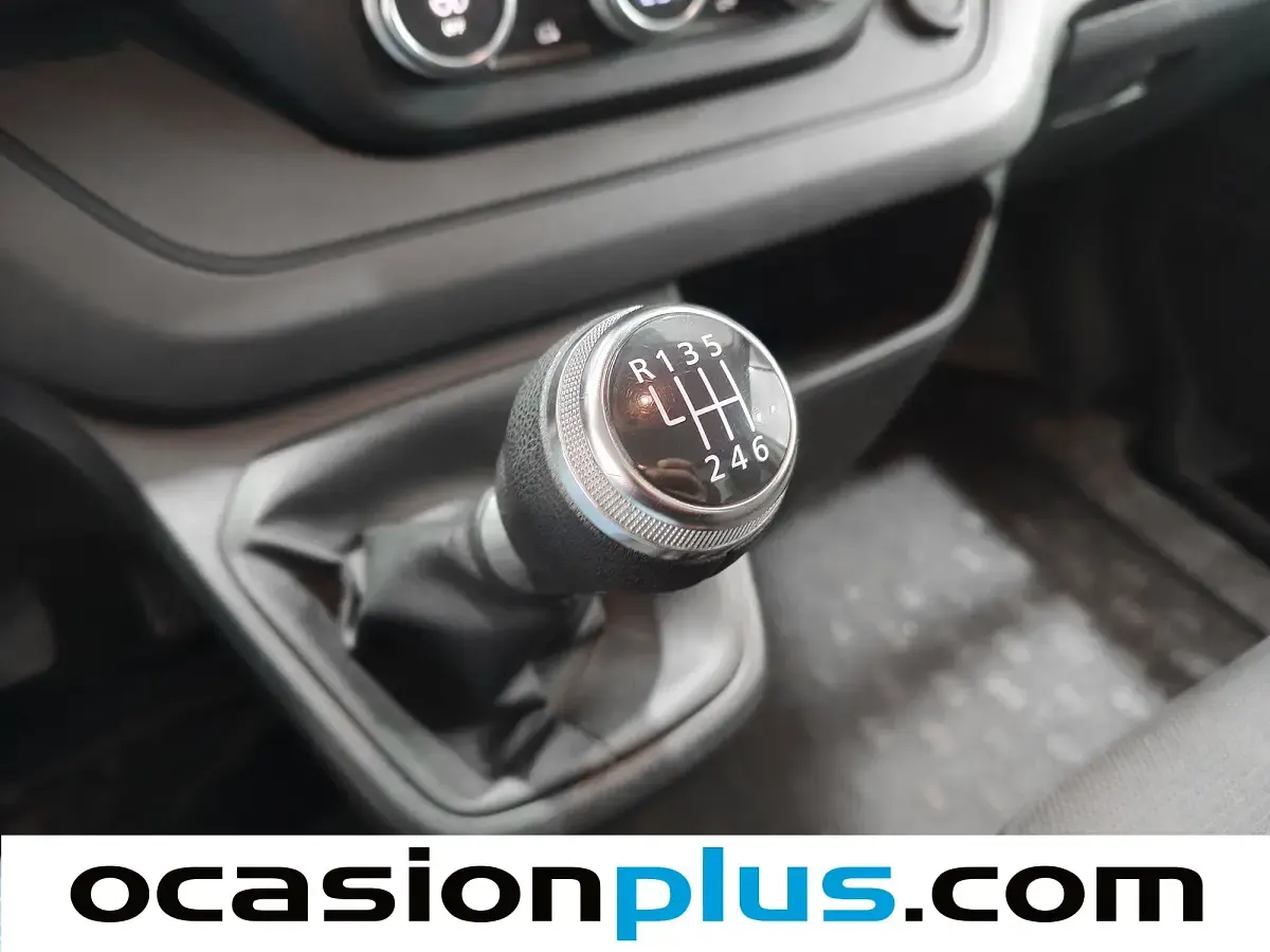 Usado Renault Trafic 131 CV (96 kW) 2023 Blanco Monovolumen