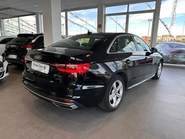Begagnad Audi A4 Advanced Plus 190 HK (139 kW) 2020 Orange Sedan