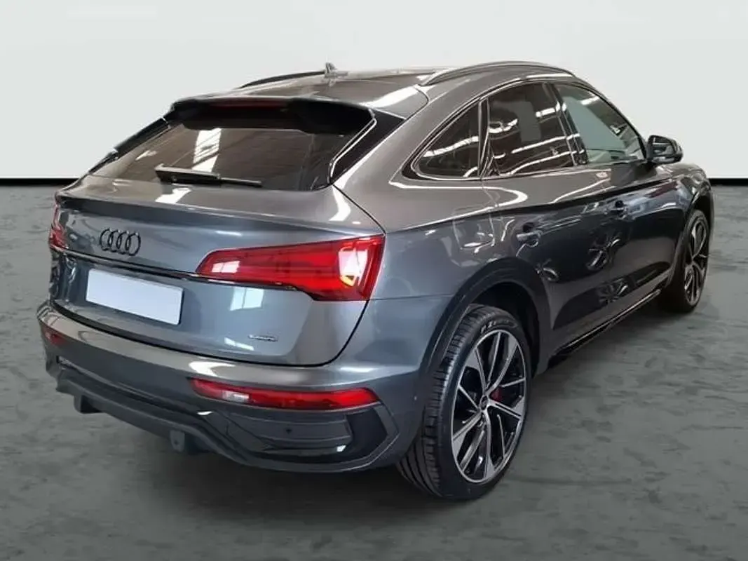 Usado Audi Q5 Sportback Competition 299 CV (219 kW) 2024 Gris SUV