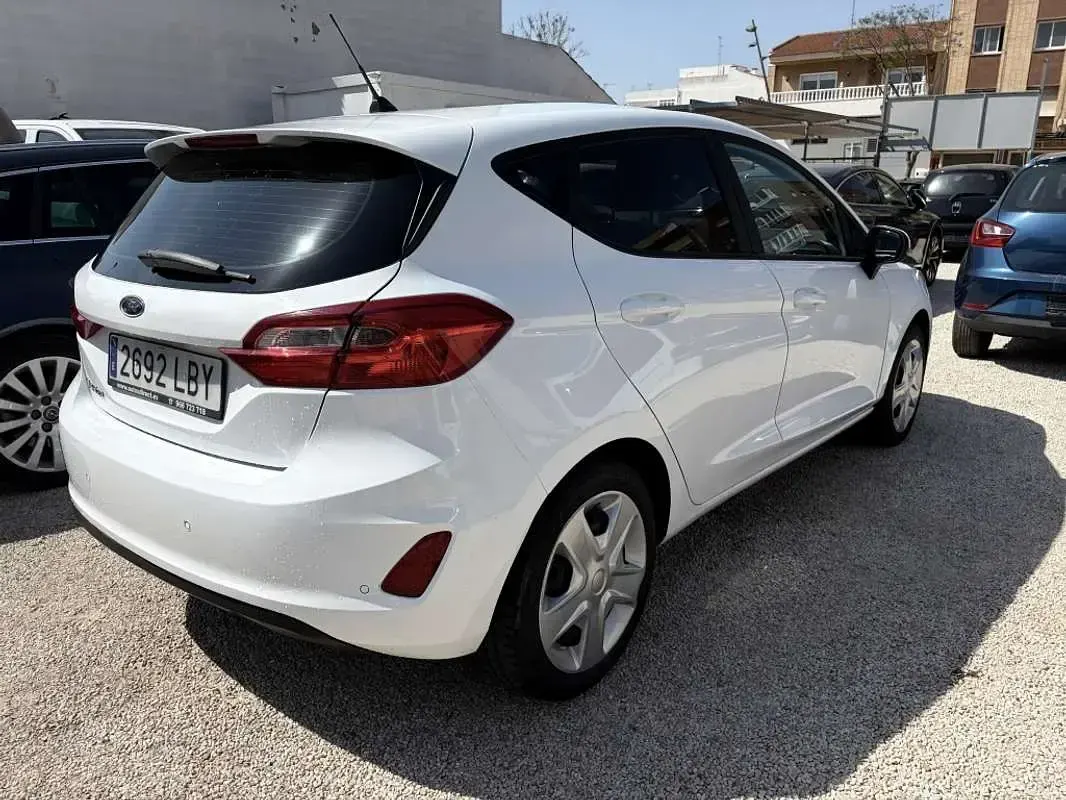 Usado Ford Fiesta Active 86 CV (63 kW) 2019 Blanco Utilitario
