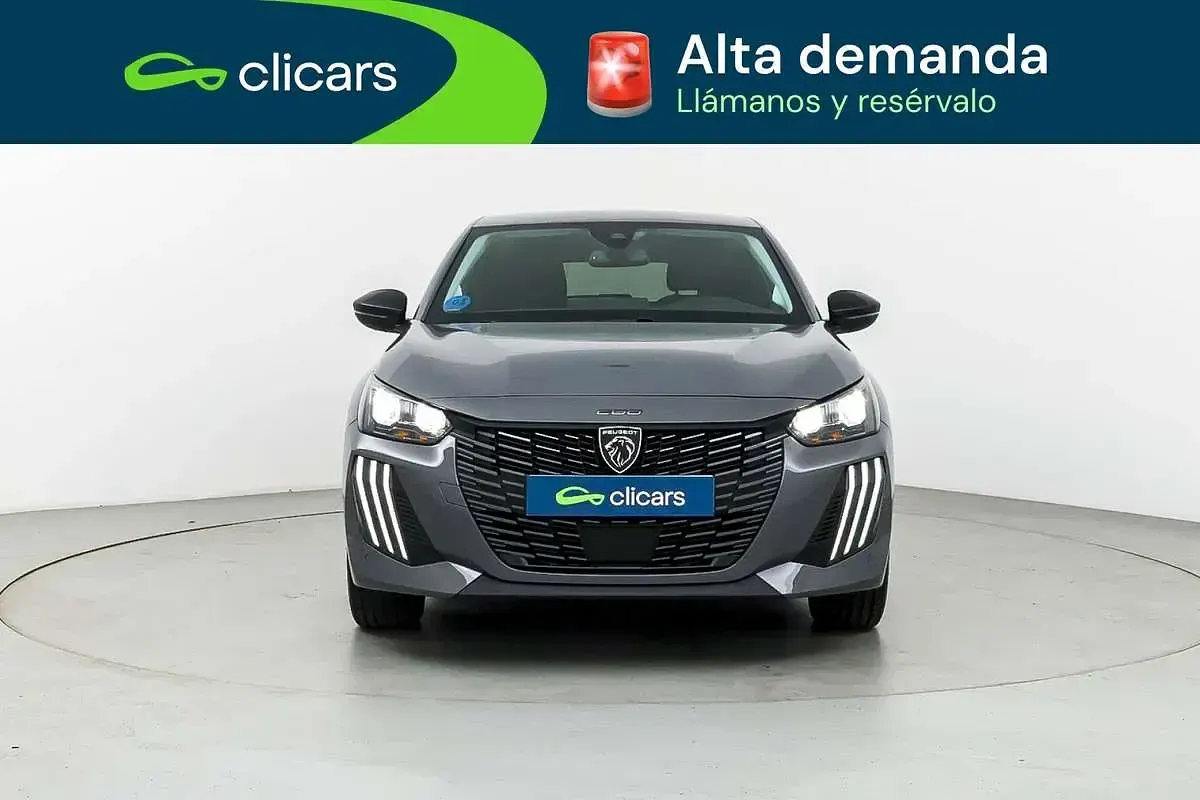 Usado Peugeot e-208 Allure 114 kW (156 CV) 2025 Gris Utilitario
