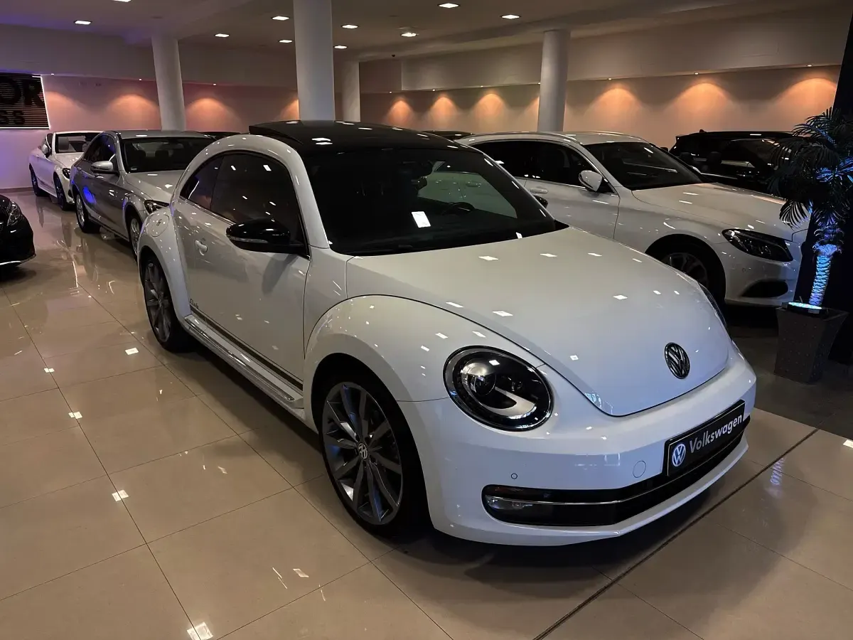 Usado VW Beetle R-line 150 CV (110 kW) 2015 Blanco Utilitario