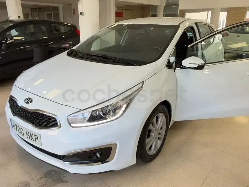 Usado Kia Ceed 100 CV (73 kW) 2012 Blanco Utilitario