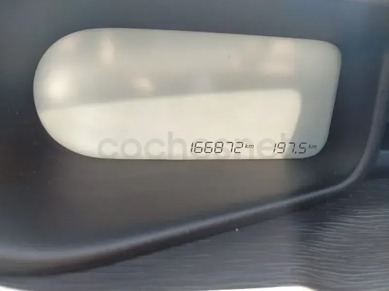 Usado Citroën C3 Picasso Exclusive 99 CV (72 kW) 2016 Rojo Monovolumen