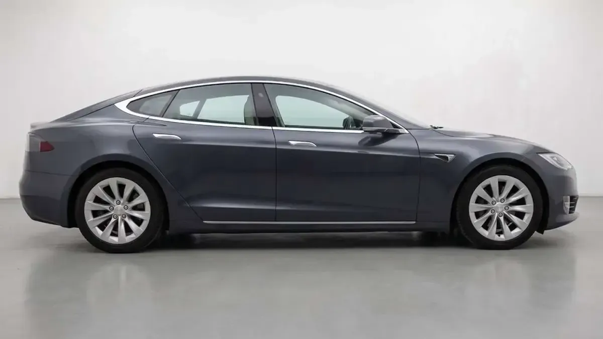 Käytetty Tesla Model S 386 kW (525 HP) 2018 Harmaa Viistoperä