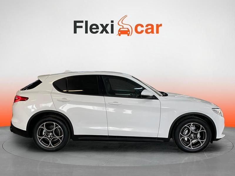 Usado Alfa Romeo Stelvio Sprint 160 CV (117 kW) 2022 Blanco SUV