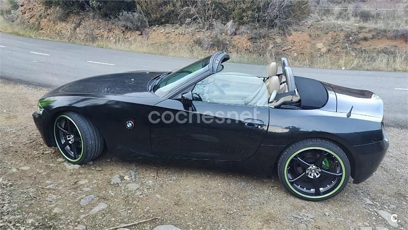 Usado BMW Z4 170 HP (125 kW) 2004 Preto Cabrios