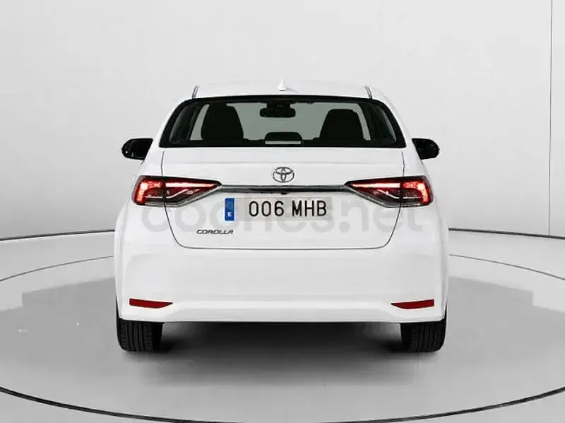 Usado Toyota Corolla Eco 140 CV (102 kW) 2023 Blanco Berlina