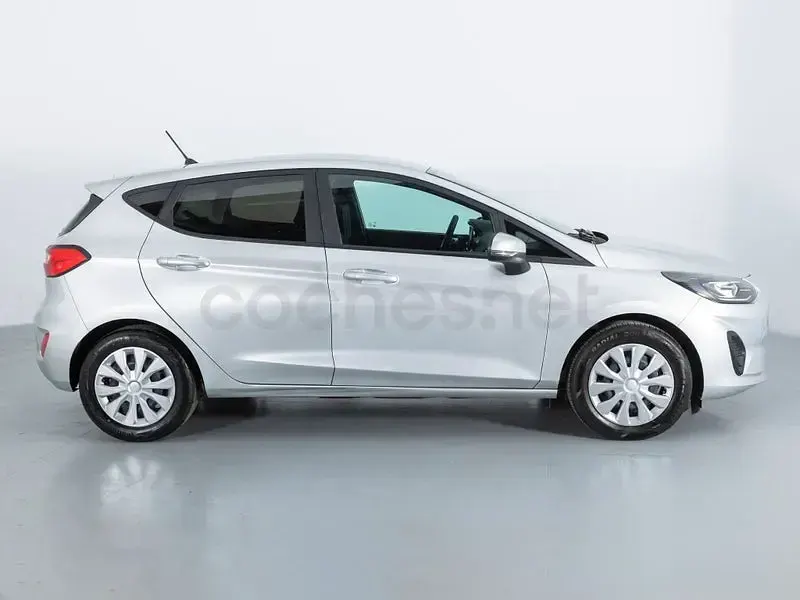 Usado Ford Fiesta Trend 75 CV (55 kW) 2022 Gris / plata Utilitario
