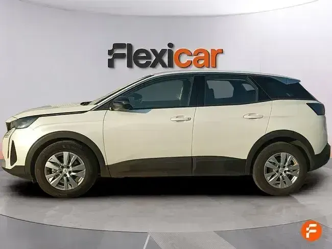 Usado Peugeot 3008 Active 130 CV (95 kW) 2022 Blanco SUV