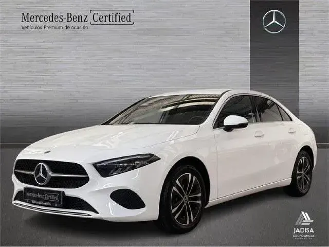 Usado Mercedes A250 218 CV (160 kW) 2024 Blanco polar