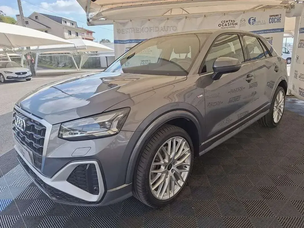 Usado Audi Q2 150 CV (110 kW) 2023 Gris / plata SUV