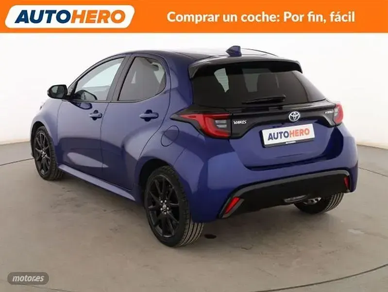 Usado Toyota Yaris Hybrid Style 116 CV (85 kW) 2022 Azul Berlina