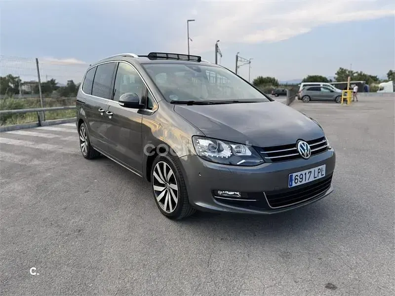 Usado VW Sharan Sportline 150 CV (110 kW) 2021 Gris / plata Monovolumen