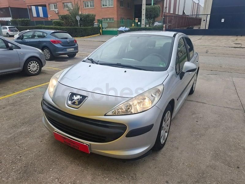 Usado Peugeot 207 75 CV (55 kW) 2009 Gris / plata Berlina
