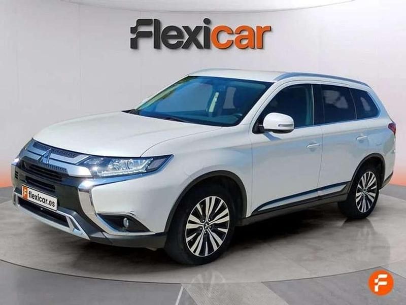 Usado Mitsubishi Outlander Motion 150 CV (110 kW) 2021 Blanco SUV
