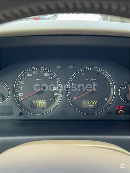 Usado Volvo V70 130 CV (95 kW) 2004 Azul Familiar