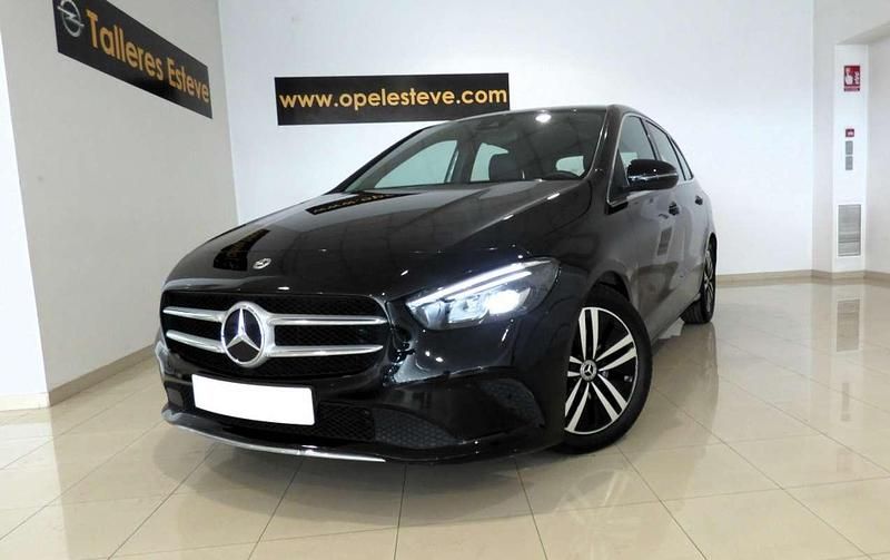 Usado Mercedes B180 116 CV (85 kW) 2021 Negro Monovolumen