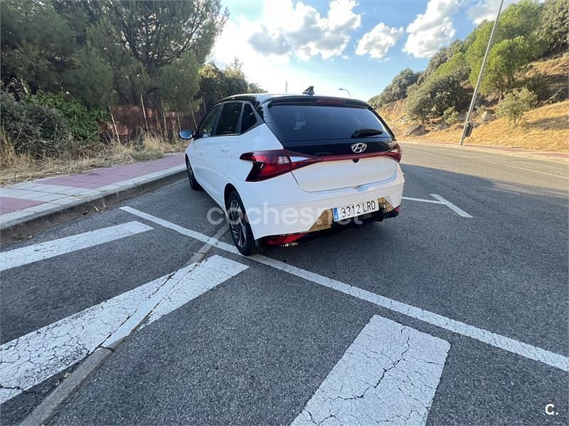 Usado Hyundai i20 100 CV (73 kW) 2021 Blanco Berlina